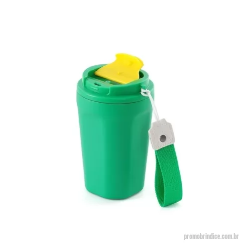 Copo térmico personalizado - Copo térmico de inox 350ml com parede dupla, parte inferior com borracha antideslizante, tampa plástica rosqueável com abertura de bocal e alça de nylon para transporte com detalhe em couro sintético. Cores Disponíveis: Azul, Bege, Branco, Verde e Vermelho.