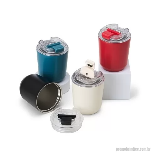 Copo térmico personalizado - Feito para manter as bebidas na temperatura ideal por horas, nosso copo térmico de 280ml é eficiente e funcional. Projetado com parede dupla de aço inoxidável, o copo possui uma tampa plástica com acesso ao bocal, além de uma tampa protetora para evitar derramamentos durante o transporte.