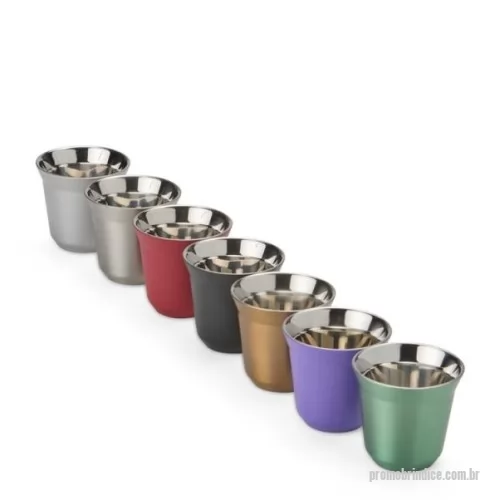 Copo térmico personalizado - Brinde os momentos inesquecíveis ou aprecie aquela pausa para o café com um copo à altura! Este copo inox com capacidade de 80ml é a opção ideal para marcar os bons momentos da vida, desde uma celebração até um momento mais tranquilo ou intimista. A parede dupla mantém a temperatura da bebida agradável por mais tempo para que a única preocupação seja aproveitar plenamente cada instante.