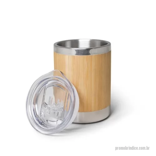 Copo térmico personalizado - Copo de viagem em aço inox e bambu, térmico com parede dupla isolada a ar e tampa AS com fecho deslizante. Capacidade até 350 mL. Preserva as bebidas quentes por 2 horas e as bebidas frias por 4 horas. Fornecido em caixa presente de papel kraft. Certificação EU Food Grade. A cor e o resultado da impressão nos materiais naturais pode variar entre produtos. ø80 x 108 mm