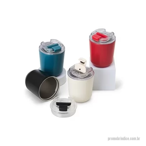 Copo térmico personalizado - Feito para manter as bebidas na temperatura ideal por horas, nosso copo térmico de 280ml é eficiente e funcional. Projetado com parede dupla de aço inoxidável, o copo possui uma tampa plástica com acesso ao bocal, além de uma tampa protetora para evi