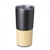 Copo térmico de inox 600ml com parede dupla e detalhe de bambu. Tampa com acesso ao bocal e trava de segurança.