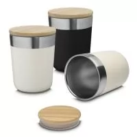 Copo Térmico 300ml  Descrição: Bebidas geladas por mais tempo neste copo térmico, com capacidade de 300ml, feito em inox, com parede dupla e tampa de bambu que possui um anel de silicone para vedação. Seu design e pintura fosca são o toque de modernidade que você procura.  Altura :  11,7 cm  Largura :  7,1 cm  Circunferência :  26,5 cm  Medidas aproximadas para gravação (CxL):  7 cm x 7 cm  Peso aproximado (g):  222