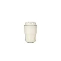 Copo térmico em inox com pintura eletrostática, base antiderrapante e capacidade máxima de 350 ml. Conta ainda com tampa rosqueável em plástico com trava de segurança e acesso para alças. Acompanha alça em nylon com detalhe em couro sintético. Altura
