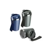 Copo de 350 ml com parede dupla, interior em inox 304 e exterior em plástico PP, tampa em plástico PP, alça de mão e acabamento com pintura fosca. Peso do Produto: 0,161kg Dimensão do Produto: 14,5xø9,5cm Embalagem: Caixa Branca e plástico