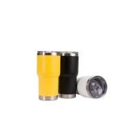 Copo térmico em aço inox com capacidade máxima de 500 ml. Destaca-se pela construção em parede dupla e tampa plástica com vedação a vácuo e bocal com trava de segurança, que ajudam na conservação da temperatura de líquidos por mais tempo. Sua pintura