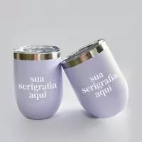 Copo Térmico Personalizado 250ml com Serigrafia, uma escolha moderna e funcional para divulgar sua marca. Com capacidade de 250ml e excelente conservação térmica, é ideal para brindes, eventos e ações promocionais, proporcionando visibilidade e utilidade no dia a dia.