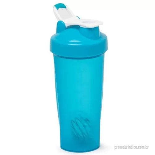 Coqueteleira personalizada - Coqueteleira em polipropileno com capacidade de 700ml, livre de BPA, copo contendo detalhes laterais em relevo e escala de medições em ml e oz. Tampa rosqueável com bocal, trava de segurança e alça para transporte. Acompanha misturador de mola.  Altura :  21 cm  Largura :  5,9 cm  Circunferência :  26,3 cm  Medidas aproximadas para gravação (CxL):  16 cm x 9 cm  Peso aproximado (g):  112  AZUL	PRETO	ROXO	VERMELHO