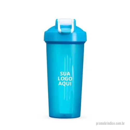 Coqueteleira personalizada - Transforme a experiência de seus clientes e colaboradores com nossa prática e estilosa Coqueteleira Plástica de 700ml! Feita em polipropileno e livre de BPA, esta coqueteleira possui detalhes laterais em relevo e uma escala de medições em ml e oz, proporcionando funcionalidade e design. Com tampa rosqueável, bocal, trava de segurança e alça para transporte, é perfeita para quem busca praticidade no dia a dia. Acompanha um misturador de mola, tornando-a ideal para preparar bebidas com facilidade.  Escolha um brinde que une qualidade e funcionalidade, surpreendendo seus clientes e colaboradores com um presente que faz a diferença!