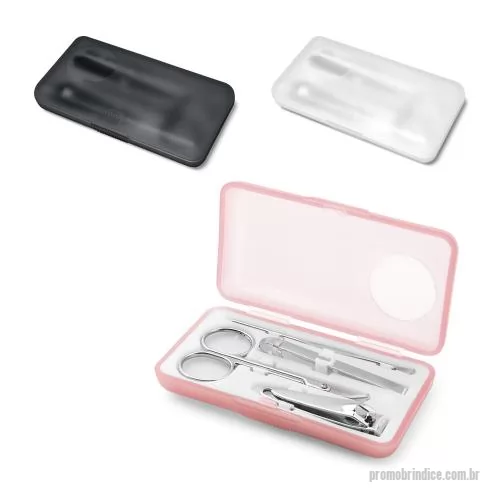 Cortador de unha personalizado - Cortador de unha Personalizado 94843 com sua logomarca. 20 anos ajudando a cotar Brindes Promocionais com várias empresas num único clique. Conjunto de 4 peças para manicure: cortador de unhas, tesoura, pinça e empurra cutículas. Fornecido em estojo. 100 x 53 x 20 mmConjunto de 4 peças para manicure: cortador de unhas, tesoura, pinça e empurra cutículas. Fornecido em estojo. 100 x 53 x 20 mmCortador de unha Personalizado, 179352, Lara Brindes. Clique e Cote no Portal PromoBríndice!