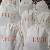 Embalagens personalizadas, criadas para valorizar seu produto com charme, proteção e um toque especial. Perfeitas para presentes, eventos e vendas.
