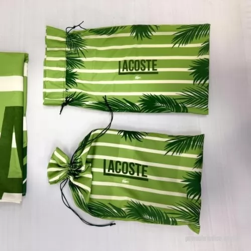 Embalagem de tecido personalizado - Saquinho de tecido personalizado tamanho P, com 18x12 cm. Embalagem para apresentar brindes e presentes com uma estampa coordenada à identidade da marca. Valor unitário de R$ 12,50, para pedidos a partir de 10 unidades de embalagem. Prévia digital gratuita para aprovação antes da produção. Produção sob demanda. Frete calculado à parte.