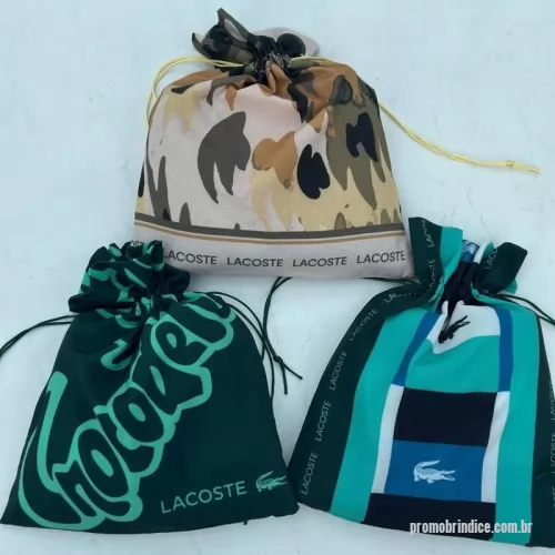 Embalagem de tecido personalizado - Saquinho de tecido personalizado tamanho M, com 21x17 cm. Embalagem para apresentar brindes e presentes com uma estampa coordenada à identidade da marca. Valor unitário de R$ 12,50, para pedidos a partir de 10 unidades de embalagem. Prévia digital gratuita para aprovação antes da produção. Produção sob demanda. Frete calculado à parte.