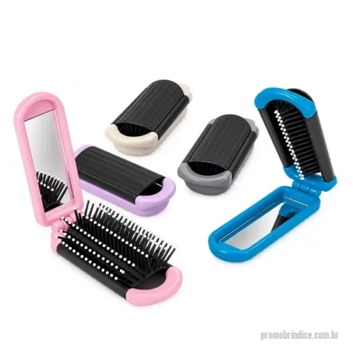 Escova de cabelo personalizada - Escova dobrável personalizada com estrutura em plástico ABS, cerdas retráteis em TPEE e espelho retangular sem aumento. Compacta, prática e fácil de transportar, é uma excelente opção de brinde personalizado para empresas, eventos, campanhas e ações promocionais.  Ideal para brindes femininos, kits corporativos, eventos, salões de beleza, clínicas, hotéis e ações de marketing. Personalize com a logo da sua empresa e transforme um item útil em uma lembrança que mantém sua marca presente.  Solicite agora seu orçamento de escova personalizada!