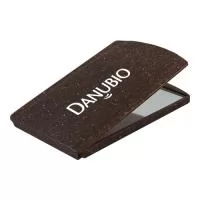 Espelho de bolsa Eco Sustentável, portátil, formato retangular com tampa protetora articulada, feito com 50% de Fibra Natural de Coco ou Madeira e 50% de Plástico Premium (PP).