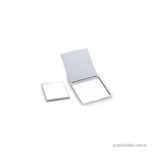 Espelho personalizado - Espelho de bolso, material em plástico resistente.  Medidas para gravação (C x L): 7,2 cm x 6,3 cm Tamanho total (C x L): 7,6 cm x 6,6 cm Peso do produto: 33 g