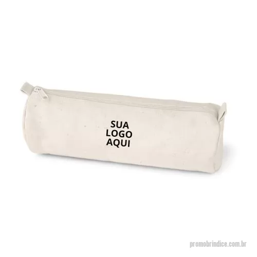 Estojo personalizado - Estojo para Lápis em Algodão - Sustentabilidade e Organização em Um Só Produto! Apresente sua marca de forma inovadora e consciente com nosso Estojo para Lápis em Algodão. SOMOS FABRICANTES! Um brinde exclusivo que combina qualidade, praticidade e sustentabilidade, ideal para promover a sua empresa com um toque ecológico. Características do Produto: Material: Confeccionado em algodão 100% natural, proporcionando durabilidade e um toque suave. Design: Simples e elegante, com fechamento seguro para proteger seus lápis e outros itens de escrita. Dimensões: Projetado para armazenar lápis, canetas e outros materiais de escrita, oferecendo versatilidade e praticidade. Personalização: Personalize com o logo ou design da sua empresa, disponível em várias cores para atender às suas necessidades específicas. Sustentabilidade: Uma opção ecológica que reduz o uso de materiais plásticos, contribuindo para a preservação do meio ambiente.