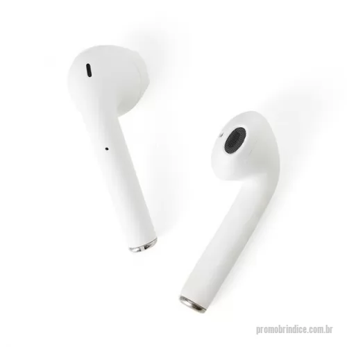 Fone de Ouvido Bluetooth personalizado -  Fone de ouvido bluetooth com comandos touch, microfone e case carregador de fechamento magnético. Fones e case com acabamento brilhante, acompanha USB Lightning.  Altura :  5,6 cm  Largura :  4,4 cm  Espessura :  2,1 cm  Medidas aproximadas para gravação (CxL):  3 cm x 3 cm  Peso aproximado (g):  39