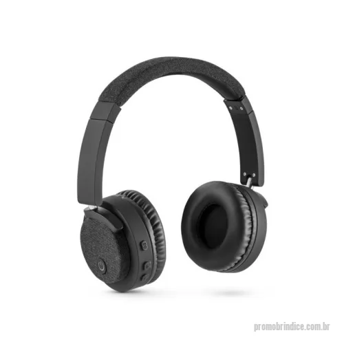 Fone de Ouvido Bluetooth personalizado - Fones de ouvido sem fios em ABS e tecido com ligação BT 5.0. O acabamento destaca-se por ser emborrachado, completado com detalhes em tecido. Ideais para complementar qualquer estilo e ouvir música sem parar, graças às 16h de autonomia e tempo de carregamento de 3h. Incluso, ainda, função mãos livres e microfone. A potência é de 32? e a frequência 20Hz-20kHz. Fornecidos em caixa presente preta com cabo de carregamento USB/micro USB. 95 x 155 x 52 mm | Caixa: 209 x 224 x 52 mm