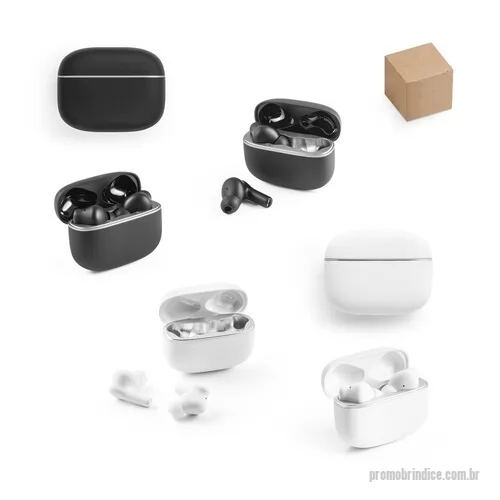 Fone de Ouvido Bluetooth personalizado - Fones de ouvido wireless em ABS 100% reciclado, com ANC - cancelamento de ruído ativo - permite que se concentre nas principais tarefas do seu dia ou que relaxe a ouvir as suas músicas favoritas sem ruídos externos. Com transmissão BT 5.4 e autonomia aproximada de 7h, os fones de ouvido permitem atender chamadas, controlar o volume e conectar à playlist do dispositivo móvel. A caixa de carregamento com um ecrã digital mostra o nível de carga e tem uma capacidade de 500 mAh para permitir mais de 4 cargas dos fones. Fornecido em caixa presente de papel kraft. 60 x 47 x 25 mm | Caixa: 62 x 32 x 74 mm