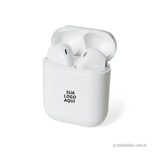 Fone de Ouvido Bluetooth personalizado - Apresente sua marca com modernidade com nosso Fone de Ouvido Bluetooth Personalizado. Com som de alta qualidade e design ergonômico, é perfeito para uso diário. Personalize com o logo da sua empresa e destaque-se em eventos e campanhas promocionais. Ideal para presentear clientes e colaboradores, é um brinde exclusivo que alia funcionalidade e estilo. Perfeito para diversas ocasiões, desde atividades esportivas até chamadas de negócios. Promova sua marca com tecnologia e elegância!