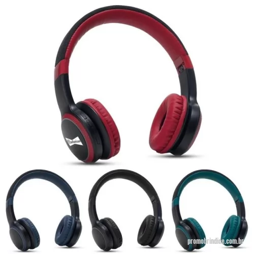 Fone de Ouvido Bluetooth personalizado - Fone de ouvido bluetooth. Possui revestimento de couro sintético com espuma interna, garantindo um ótimo isolamento do som externo, luzes led rgb, hastes articuláveis com altura regulável, permitindo que o fone seja guardado de maneira compacta, revestimento de tecido na parte superior da hastes, microfone para atendimento de chamadas, botões play/pause, m (modo), + e – no corpo do fone. Executa nos modos bluetooth, auxiliar p2, rádio fm e cartão tf (micro sd). Acompanha cabo usb tipo-c.