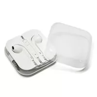 Fone de ouvido estéreo com microfone e controle de volume é um acessório ideal para quem busca qualidade de som e praticidade. Com design plástico na cor branca e entrada P2, ele possui indicativos de L(left) e R(right) na área interna dos fones, além de detalhes internos vazados que possibilitam a visualização da tela de proteção. O microfone acoplado no suporte conta com um desenho indicativo e no verso do suporte há um controle de volume com desenho indicativo de + e -. Vale ressaltar que os botões de volume funcionam apenas em aparelhos da linha APPLE. O produto acompanha uma embalagem plástica branca com tampa acrílica transparente para proteção. Feito de material plástico, este fone de ouvido oferece praticidade e qualidade de som para o seu dia a dia.