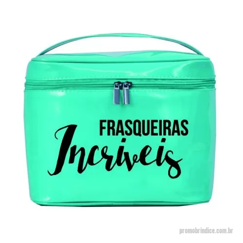 Frasqueira personalizada - Frasqueira Verniz. Frasqueira Verniz disponivel em:  Nylon70  Nylon 600  Oxford Sublimável  Personalização em Serigrafia, Sublimação, ou placa de metal gravada em Laser.  A EV Brindes possui sua própria fábrica, assim podendo confeccionar em diversas medidas, cores e materiais. Verifique com nossos vendedores nossa linha completa de produtos personalizados.