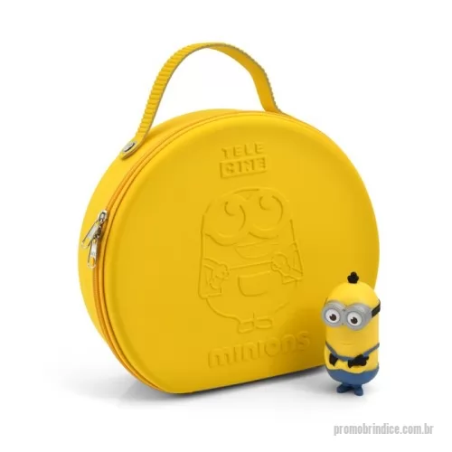 Frasqueira personalizada - Case confeccionada em E.V.A termomoldado em helanca; fechamento por zíper para melhor manuseio e alça texturizada e rebitada. Arte e aplicação da logomarca poderão ser impressas em gravação em alto relevo para complementar o estilo minimalista e delicado do produto.  Divulgue sua marca neste item promocional para fortalecer a identidade da sua empresa e valorizar ainda mais seus produtos. Produzimos de pequena a larga escala, solicite já seu orçamento!