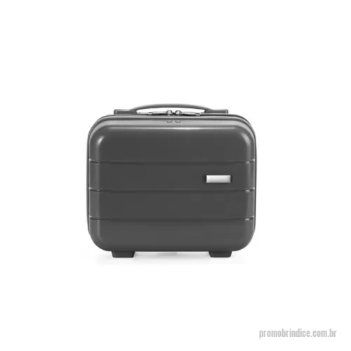 Frasqueira personalizada - Frasqueira de plástico (casca dura). Possui compartimento interno, elástico de segurança, alça para encaixe em malas de viagem e 4 apoios para maior estabilidade. Acompanha placa de personalização.