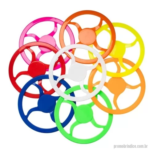 Frisbee personalizado - Garanta momentos de pura diversão e interação com o seu pet com o nosso frisbee colorido! Disponível em diversas cores vibrantes, ele é perfeito para brincadeiras ao ar livre, estimulando a atividade física e melhorando a sua saúde e a do seu melhor amigo. Feito com plástico, é fácil de lançar e confortável para o pet segurar. Torne os passeios ainda mais animados e proporcione ao seu amigão uma experiência cheia de energia e alegria!