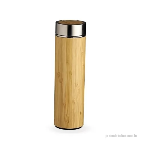 Garrafa com infusor personalizada - Garrafa de bambu e inox térmica 500ml com parede dupla e infusor. Conserva temperatura quente ou fria.  Altura: 24,4 cm Largura: 6,9 cm Medidas aproximadas para gravação: (CxL): 20 cm x 6 cm Material: Bambu e Inox Conservação Líquidos Quentes: ±2 Horas Conservação Líquidos Gelados: ±5 Horas