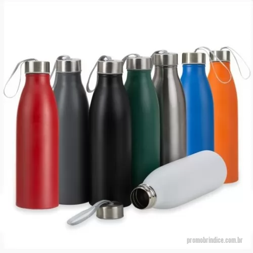Garrafa de metal personalizada - Garrafa de metal Personalizada GRI18552 com sua logomarca. 20 anos ajudando a cotar Brindes Promocionais com várias empresas num único clique. Garrafa de inox 750ml com tampa rosqueável e alça de nylon embutida,  todas as cores .  Garrafa de inox 750ml com tampa rosqueável e alça de nylon embutida,  todas as cores .  Garrafa de metal Personalizada, 167334, Kaue Brindes. Clique e Cote no Portal PromoBríndice!