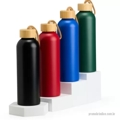 Garrafa de metal personalizada - Garrafa de alumínio com capacidade de até 800ml. Feita com material de alta resistência, é uma opção prática para o dia a dia. Além disso, possui tampa rosqueável de bambu com uma alça de corda do mesmo material para facilitar o transporte.