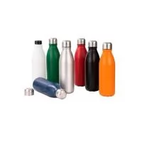 Garrafa em alumínio com acabamento em verniz fosco, revestimento plástico no bocal e capacidade para até 750 ml. Possui tampa rosqueável em alumínio com interior em plástico. Altura : 25,1 cm Largura : 7,3 cm Diâmetro : 3,5 cm Peso aproximado g : 108