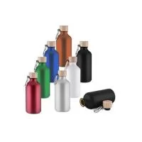 Garrafa em alumínio com capacidade para até 550 ml. Possui tampa rosqueável em bambu e mosquetão metálico acoplado à tampa para transporte. Altura : 18,6 cm Largura : 7,3 cm Circunferência : 23 cm Peso aproximado g : 84
