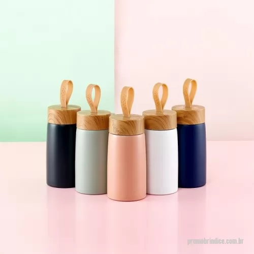 Garrafa personalizada - Garrafa inox 304 com parede dupla, capacidade de 250ml. Contém tampa plástica com design de bambu e alça de silicone para transporte.