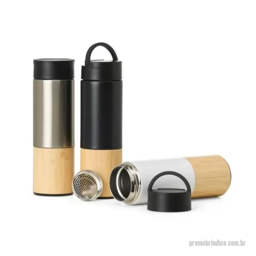 Garrafa personalizada - Garrafa térmica produzida em inox 304 com capacidade de 420ml, acompanha peneira para infusão de bebidas. Com detalhes em bambu e plástico, sua tampa é livre de BPA e possui uma alça para transporte que também pode ser utilizada como suporte para celular.