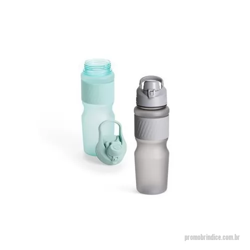 Garrafa personalizada - Squeeze plástico com acabamento fosco e capacidade de até 750 ml. Possui luva emborrachada, tampa rosqueável com bocal e alça fixa para transporte. O bocal conta ainda com uma tampa de proteção com trava de segurança. Altura : 24,8 cm Largura : 9,1 c