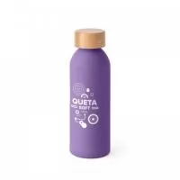 Squeeze em alumínio com acabamento emborrachado e tampa em bambu. Capacidade até 550 mL. Certificação EU Food Grade. Caixa branca 94656 vendida opcionalmente. ø65 x 197 mm