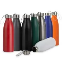 Descrição: Garrafa em inox com a capacidade total para até 750ml. Conta com tampa rosqueável e alça fixa em nylon para transporte.  Altura :  24,7 cm  Largura :  7,2 cm  Circunferência :  22,6 cm