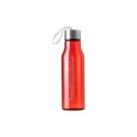Garrafa plástica com capacidade máxima de 615ml e marcação de volume de 600ml. Possui tampa rosqueável em alumínio com alça de nylon para transporte. Altura : 23 cm Largura : 6,7 cm Circunferência : 21,1 cm Peso aproximado g : 90