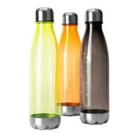 Garrafa plástica translúcida com capacidade máxima de 750ml e marcação de volume até 700ml. Conta ainda com base e tampa rosqueável em alumínio.