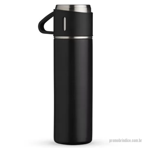 Garrafa térmica personalizada - Garrafa térmica 450ml em inox com tampa que pode ser utilizada como caneca, tampa interna em plástico resistente (basta um clique para abrir ou fechar), base com borracha antiderrapante.  Material: Inox Altura :  23,9 cm Largura :  9,9 cm Circunferência :  21 cm Medidas aproximadas para gravação (CxL):  16 cm x 6 cm Peso aproximado (g):  290  Conservação Líquidos Quentes: ±7 Horas Conservação Líquidos Gelados: ±8 Horas