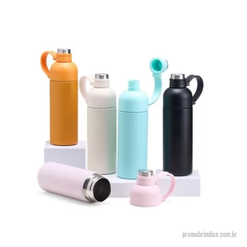 Garrafa térmica personalizada - Mantenha a bebida na temperatura ideal, seja ela quentinha ou bem gelada! Com excelente conservação, nossa Garrafa Térmica de 460ml, produzida em aço inoxidável 304 e base antiderrapante para maior estabilidade em superfícies, possui um design super prático com duas aberturas, sendo uma com bocal contendo tampa protetora rosqueável e alça emborrachada integrada para facilitar a locomoção, e outra abertura larga para facilitar o enchimento e a limpeza.  Mais do que prática, essa garrafa garante que a bebida mantenha sua qualidade térmica e sabor por muito mais tempo.