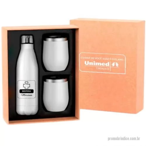 Garrafa térmica personalizada -   Kit contém: - 01 Garrafa Térmica de aço inox com parede dupla e tampa com sistema de vácuo. - 02 Copos Inox Parede Dupla 320ml. - 01 Caixa Kraft  ________________________________________________________________  * Consulte quantidade mínima *Confira opções de personalização *Imagem meramente ilustrativa *Na falta de algum item, pode ser substituído, sob consulta, por outro de igual valor e qualidade.   Entre em contato, informe o seu CNPJ Atendimento somente para Empresas