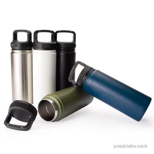 Garrafa térmica personalizada - Descrição: A combinação de estilo e praticidade em uma só garrafa térmica. Com capacidade total de 500ml, construção em inox de parede dupla e isolamento a vácuo, esta garrafa térmica mantém a temperatura constante dos líquidos, evitando vazamentos e o contato direto com o calor ou frio do líquido durante o manuseio. A garrafa ainda conta com uma tampa rosqueável de plástico com uma alça em formato de presilha para facilitar seu transporte, prendendo-a em mochilas ou mantê-la em outros espaços.