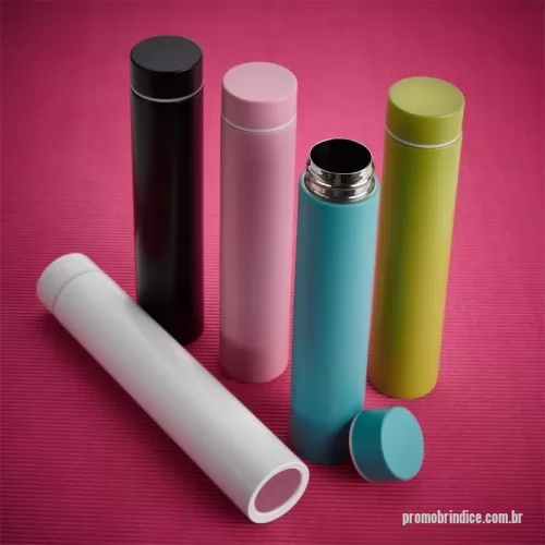 Garrafa térmica personalizada - Garrafa térmica compacta com capacidade de 275ml, ideal para acompanhar sua rotina com estilo e praticidade. Produzida em aço inox, ela possui excelente conservação térmica para bebidas quentes ou frias. Sua tampa rosqueável garante vedação segura, evitando vazamentos durante o transporte. Leve, funcional e com design minimalista, é perfeita para levar no carro, na mochila ou para o escritório.  ????? Tag do Produto Garrafa Térmica Inox 275ml com Tampa Rosqueável  Estrutura em inox durável  Tampa com vedação segura  Capacidade: 275ml  Design compacto e leve  Ideal para o dia a dia