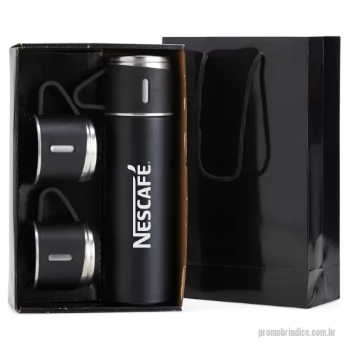 Garrafa térmica personalizada - Kit café com garrafa térmica e 03 canecas, disponível em diversas cores. Acompanha caixa para presente tipo sacola com berço interno. Gravação indelével da logo a laser. Um presente inovador, útil e extremamente durável, garantindo a visibilidade da sua logo por muitos anos. Despachamos com frete pago para Sul, Sudeste e Centro Oeste