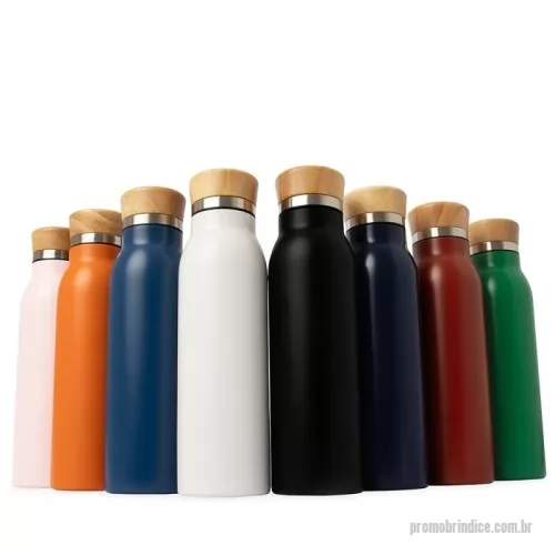 Garrafa térmica personalizada - Garrafa térmica feita em inox com pintura em spray, tampa rosqueável em bambu e capacidade máxima de 600ml. Possui estrutura de parede dupla e isolamento a vácuo, permitindo manter a temperatura de líquidos por mais tempo.